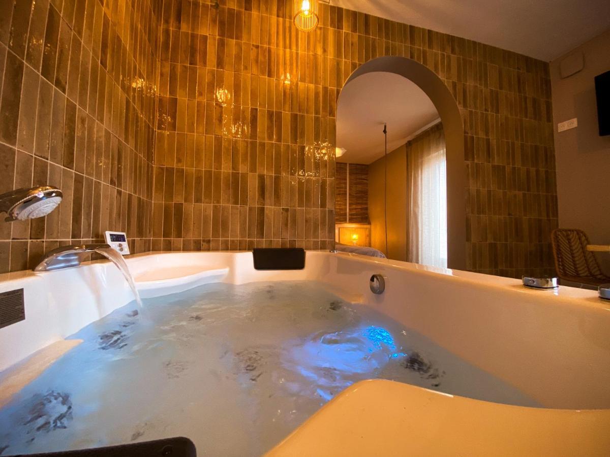 Love Room Suite Bali - Auray En Bretagne Brech Εξωτερικό φωτογραφία