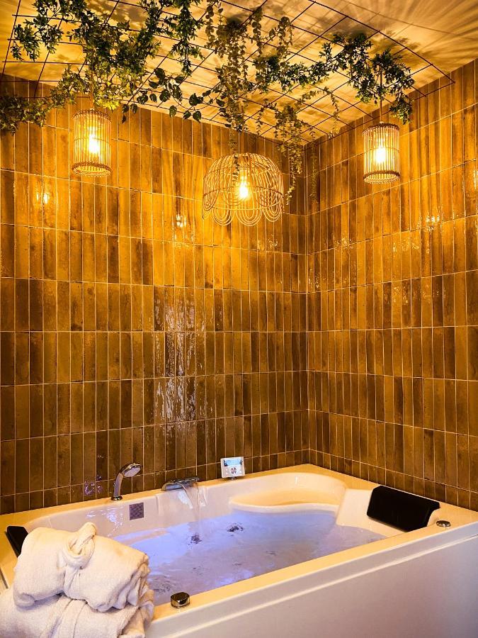 Love Room Suite Bali - Auray En Bretagne Brech Εξωτερικό φωτογραφία