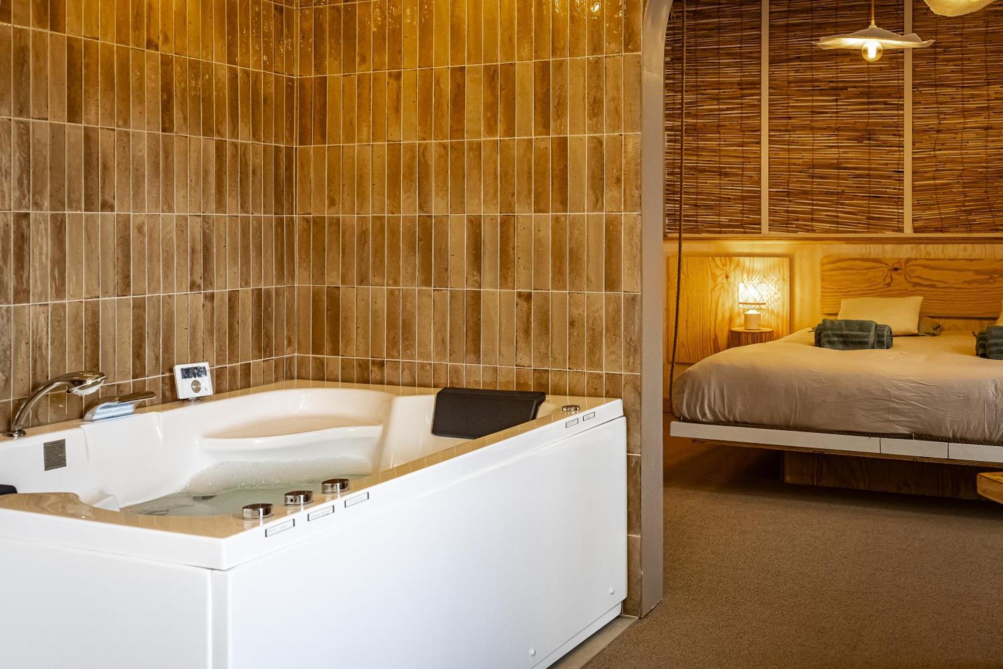Love Room Suite Bali - Auray En Bretagne Brech Εξωτερικό φωτογραφία